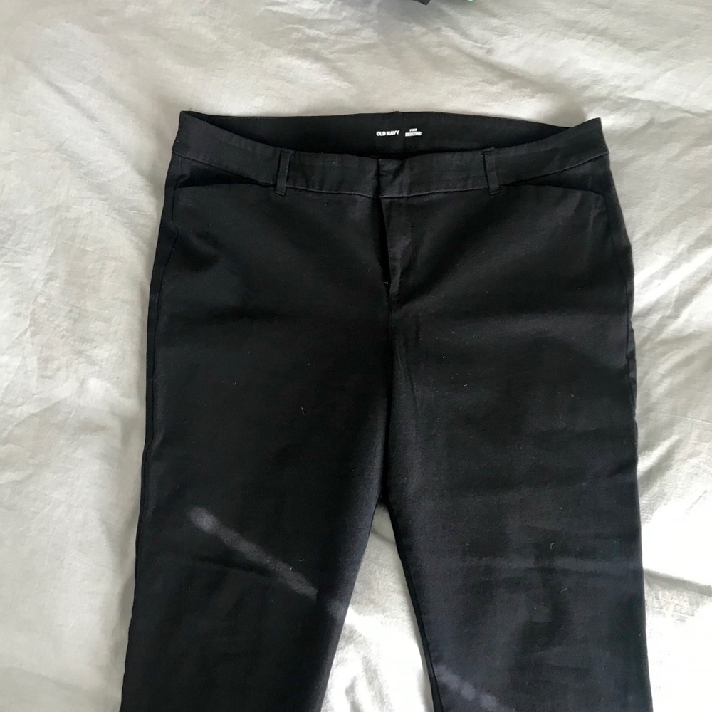 Old Navy Mid-Rise Pixie Pants